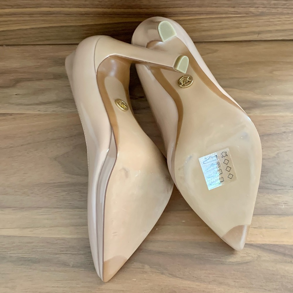 Michael Kors Patent Pumps - Picture 4 of 7